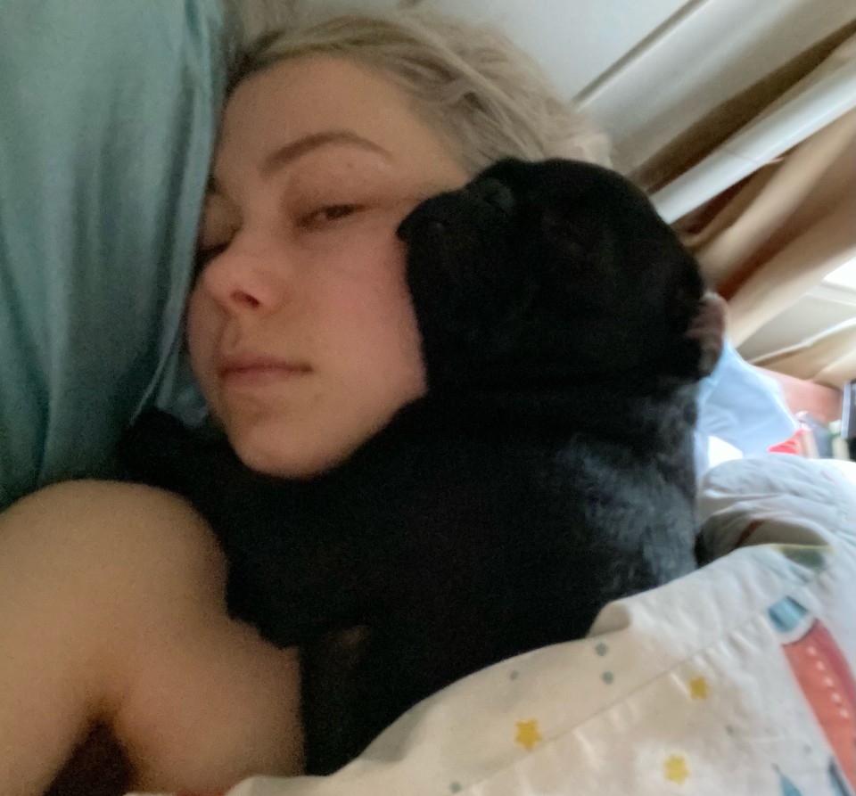 Phoebe Bridgers in bed.