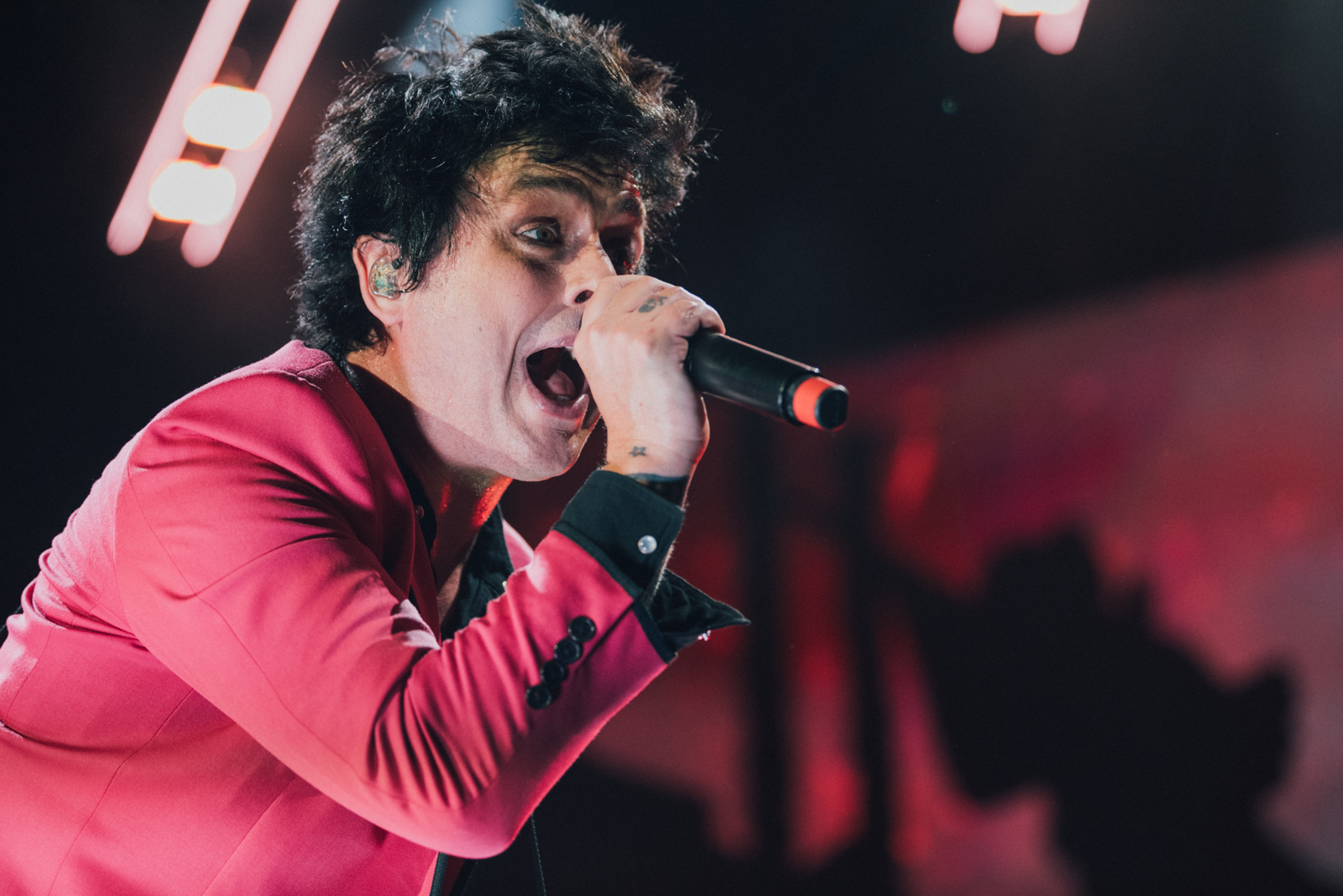 Billie Joe Armstrong of Green Day singing.