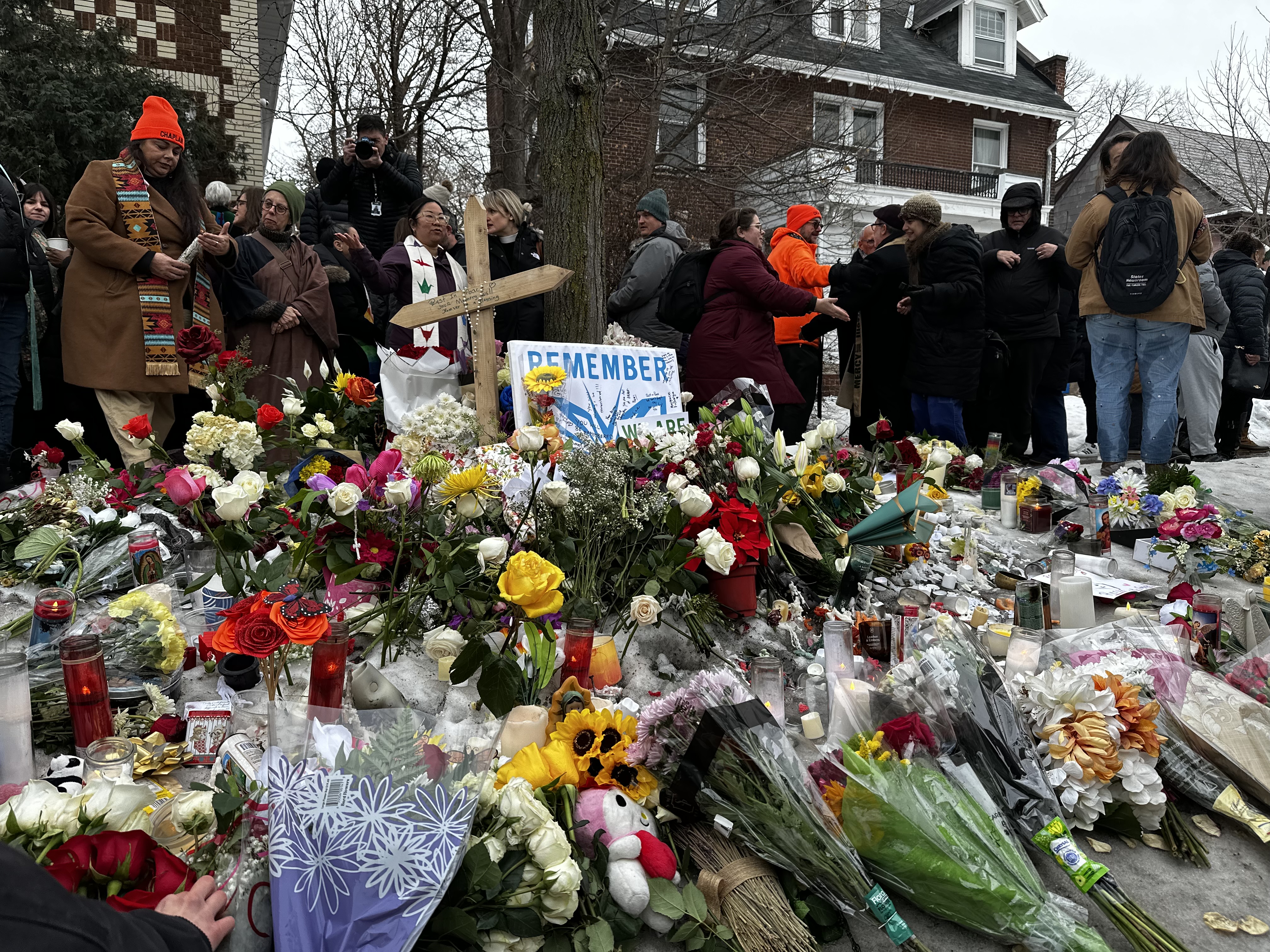 Feds Begin Cover-Up of ICE Killing - Racket