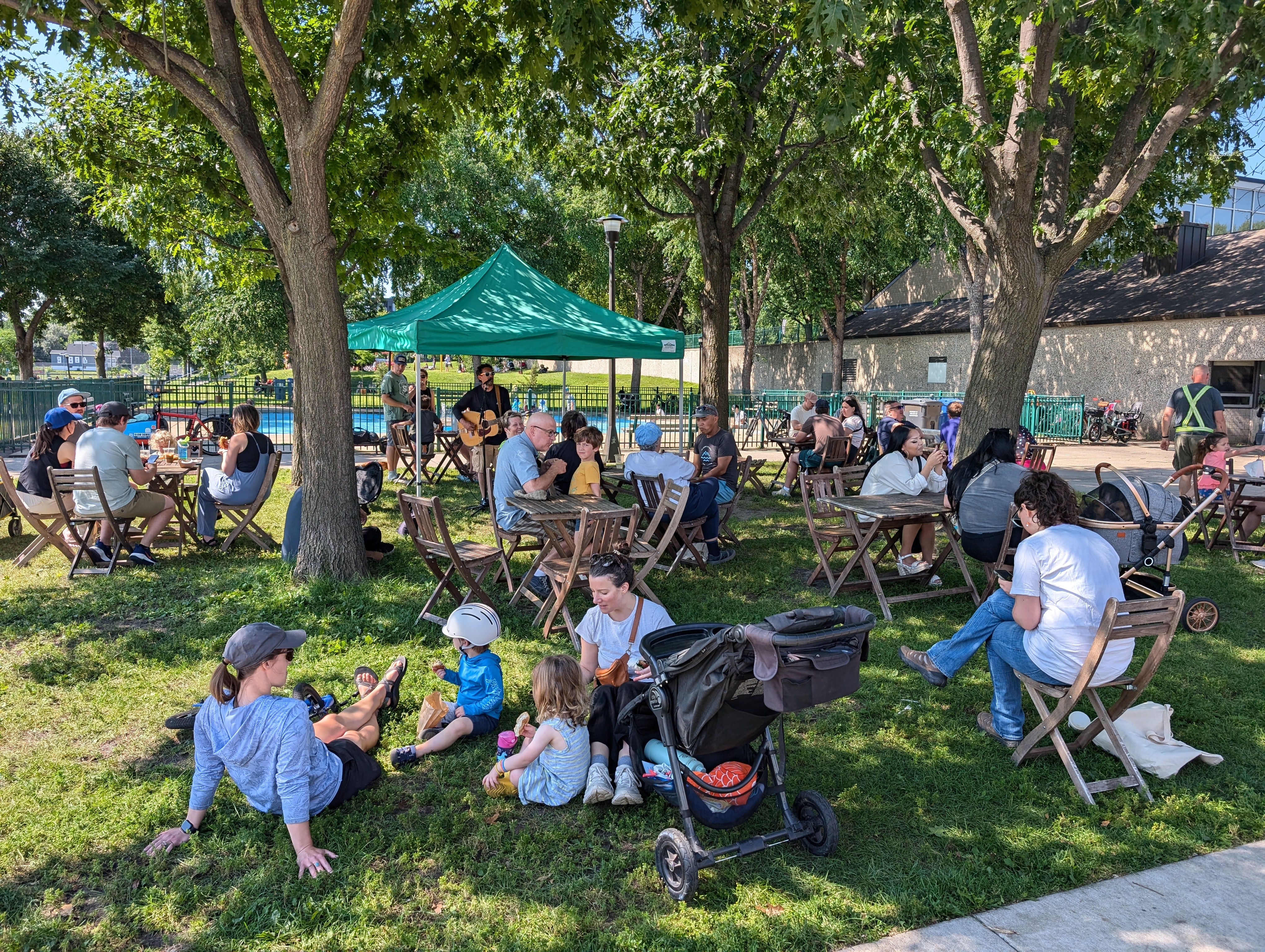 A Guide to the Kingfield Farmers Market From its Biggest Fan - Racket