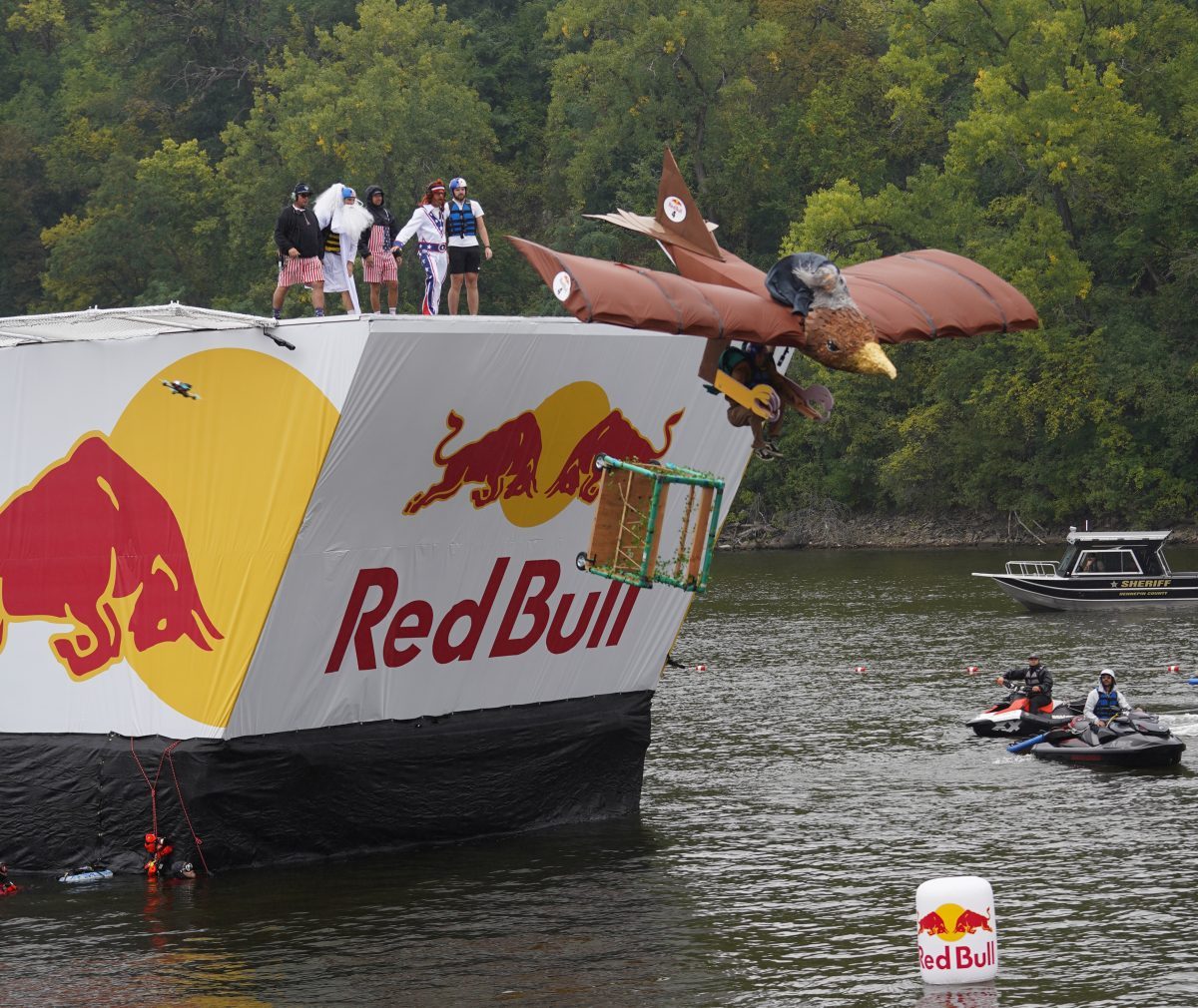 A Lord-of-the-Rings-themed glider falls into the Mississippi.